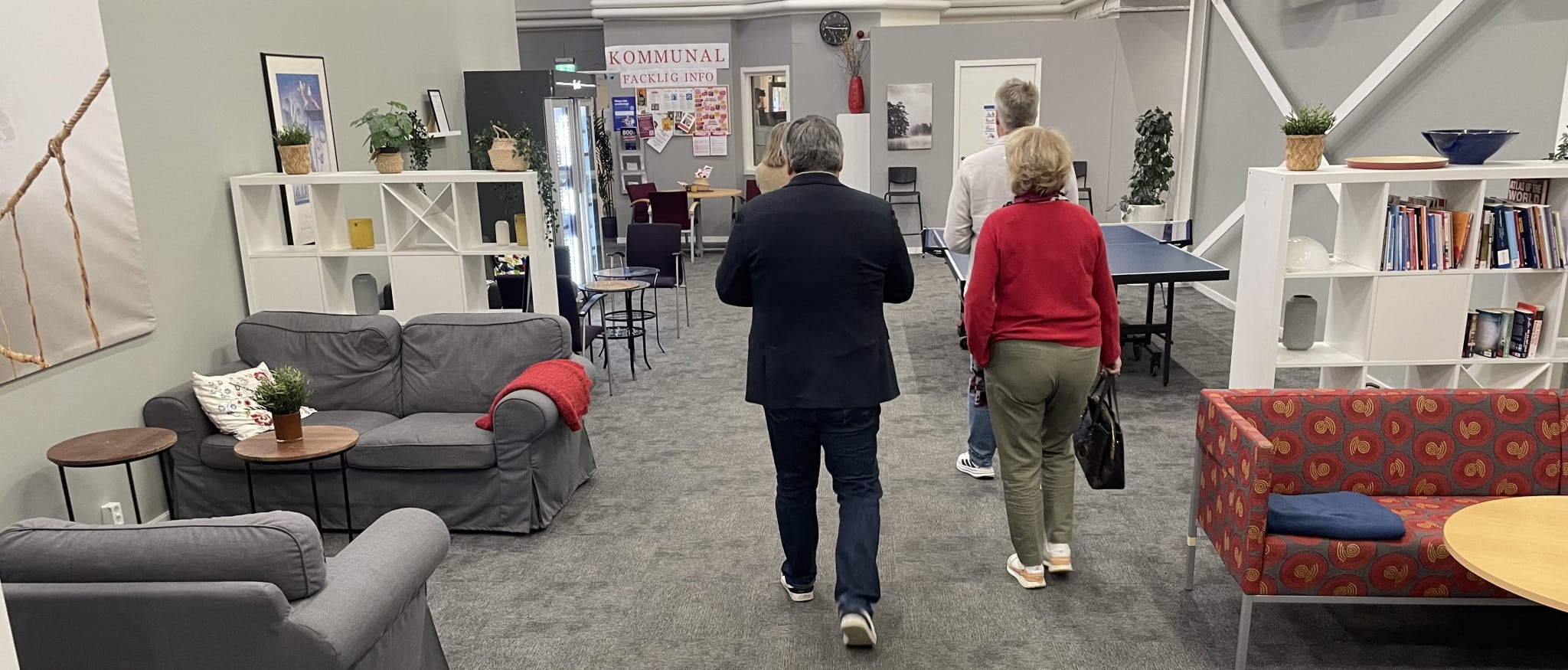 Liberalernas besök i de nya lokalerna för Vallentunas kommunala hemtjänst